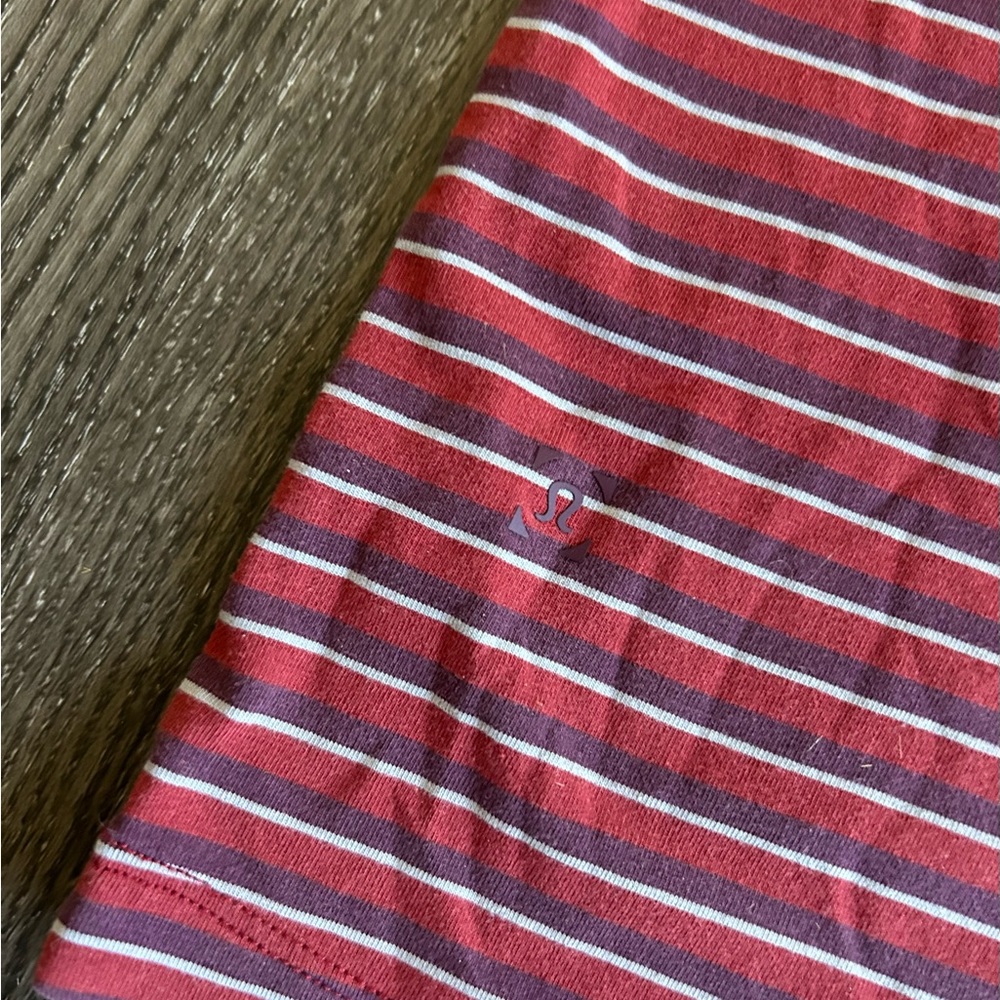 Men’s Lululemon T-shirt size Large - Picture 4 of 4